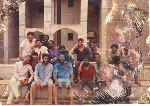 Likely Chhota Holi March 1993 : (note that the senior batch were very clear no colour just let us enjoy your silliness) Bottom Row – (L to R) Shyam Sundar, Atul Mishra, Rajesh Gupta, Anad Verdhan Sinha, Manish Verma, Kanchan Ghosal, and Ram Top Row : Puneet Budhiraja, Nikesh Sinha, Paul Basil (Green), Sanjoy Ghosh, Pradeep Tharakan, Suvendu Pati, Vineet Rai, Manish Shanker & Raj Rishi Kishore