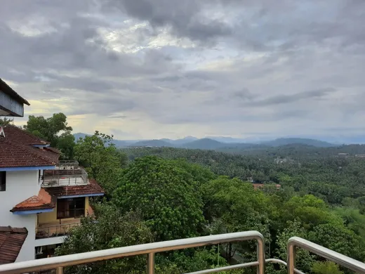 picture of the balcony.