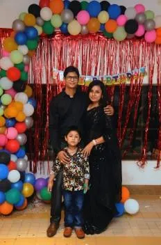 [Darshan](https://www.linkedin.com/in/darshan-patil-016b5a22/) with his family