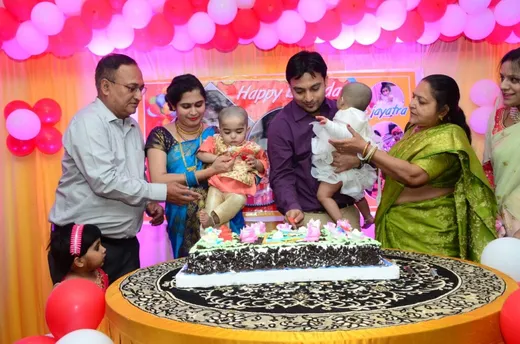 Family pic- Mom dad Vaishali me and kids.