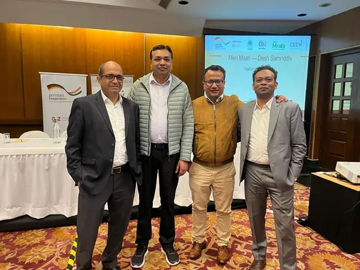 With IIFM'ites: Shailesh(PFM 97),Anmol(PFM 99) & James(PFM 2000)