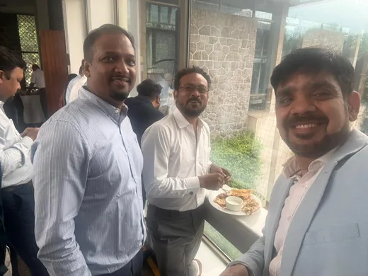 With IIFM'ites: Kulranjan(PFM 2001) & Nitin(PFM 2000)