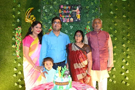 Pic with Papa, Mummy, Wife Sweta and Son Ayaansh on 4th Birthday of Ayaansh