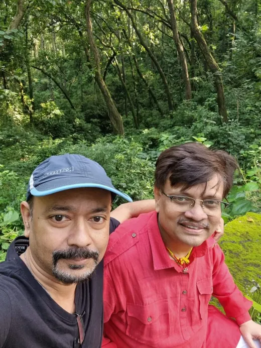 Chilling out with Manish Shankar, my batchmate at Dehradun, last year!